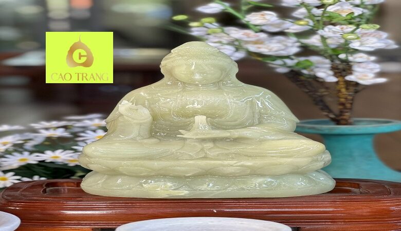 Tượng Phật Bà Quan Âm Bằng Đá Non Nước